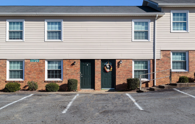 Charlotte NC Apartments For Rent | Arcadian Village | Neighborhood