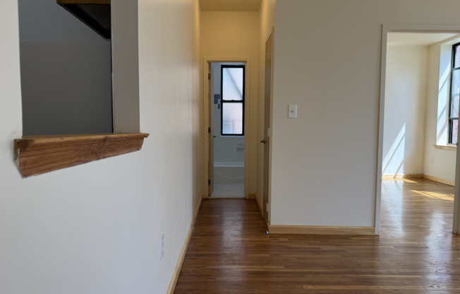 403 W 40 ST