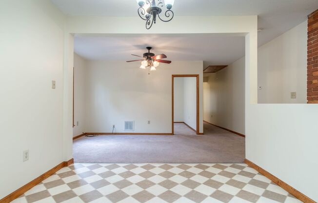 2 beds, 1 bath, $975, Unit 1025 Apartment 2 Upper