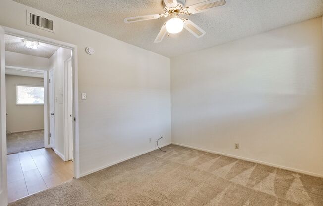 2 beds, 1 bath, $2,950, Unit UNIT 1