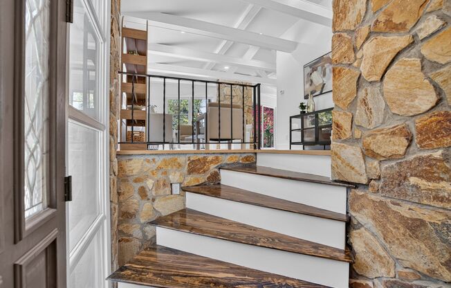 Beautifully renovated 4-bedroom, 3-bath home in Matthews