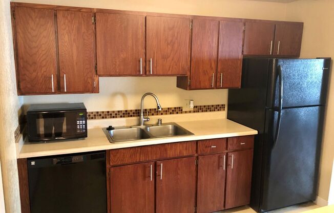 Updated 2 Bedroom Condo in Prime Redmond Location!