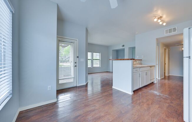 1 bed, 1 bath, $1,300, Unit # 1061