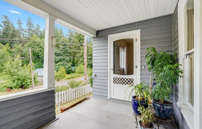 Charming 3 Bed, 2 Bath Rental Home in Oregon City!