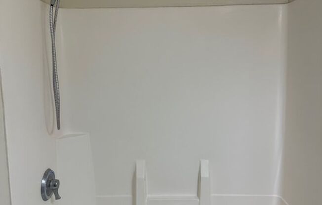 1 bed, 1 bath, 700 sqft, $1,220, Unit 401-213