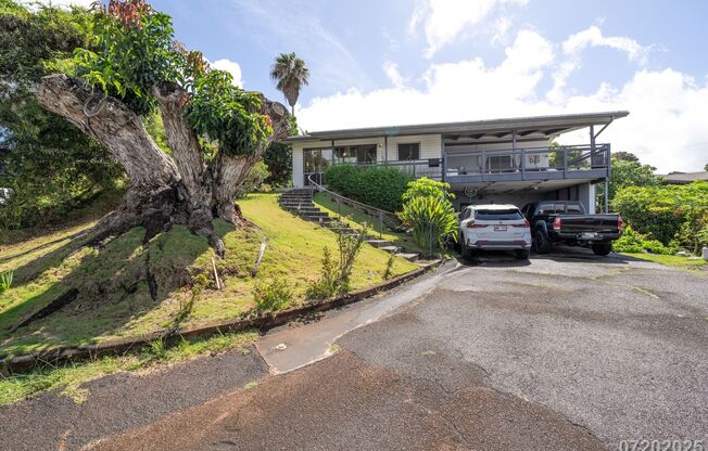 Rarely Available 3BA/2BA/3-4 Pkg SF in Aiea Heights