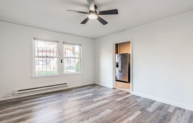 Spacious Units in a Vintage Brick Building- Walk to Seattle Center, Shops,and Restaurants!