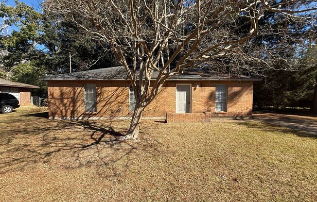 ** 3 Bed 2 Bath located off Woodley rd ** Call 334-366-9198 to schedule a self tour