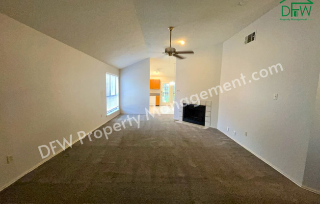 Cute 2 Bedroom, 1 Bath, Half-Duplex Home for Lease in Bedford