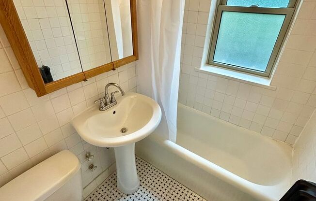 Studio, 1 bath, 400 sqft, $1,445, Unit 233-208