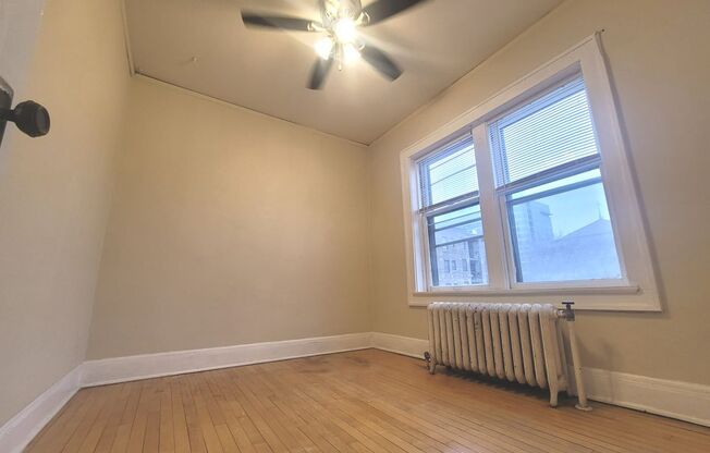 1 bed, 1 bath, $1,025, Unit 18