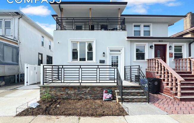 3825 LAUREL AVE