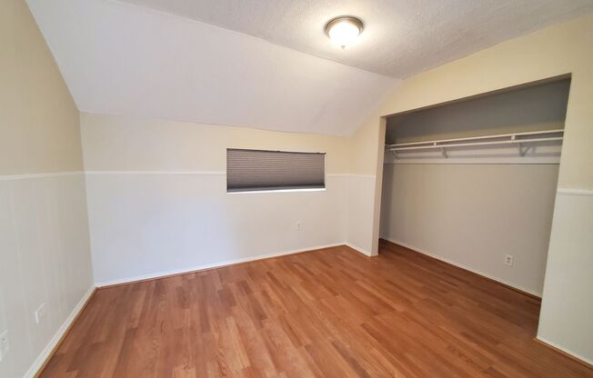 1 bed, 1 bath, $2,600, Unit 105 N Fulton B (back house)