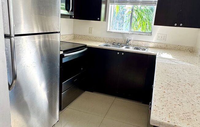 3 beds, 2 baths, 1,205 sqft, $2,275, Unit 062