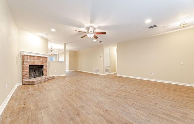 Gorgeous 3 Bedrooms House for rent in Keller!!!