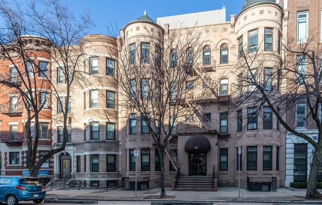 3 beds, 1 bath, 750 sqft, $4,725, Unit 14