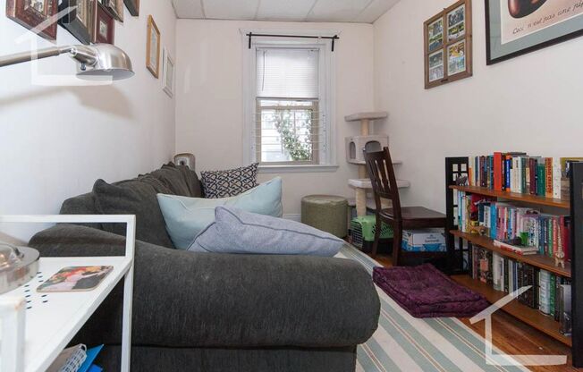 2 beds, 1 bath, $2,900, Unit 7B