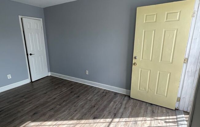 H St/Kingman Park- 1 bedroom apartment