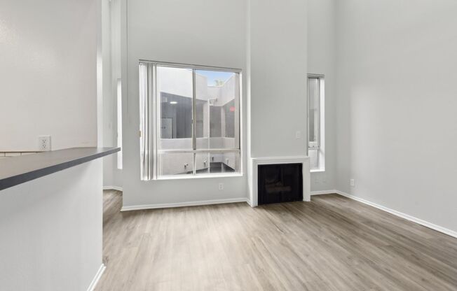 3 beds, 1.5 baths, 1,200 sqft, $2,798, Unit 409