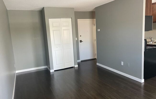 1 bed, 1 bath, 650 sqft, $999, Unit 2019-N09