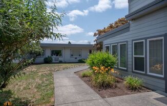 1 bed, 1 bath, 400 sqft, $1,215, Unit 44