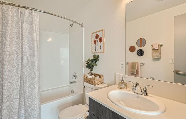 1 bed, 1 bath, 472 sqft, $1,730, Unit 523