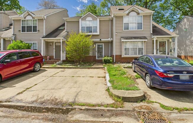 Beautiful 2 Bedroom 2.5 Bathroom Townhome Located in Hampton VA