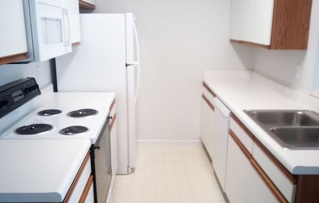 2 beds, 2 baths, $1,500, Unit Unit L