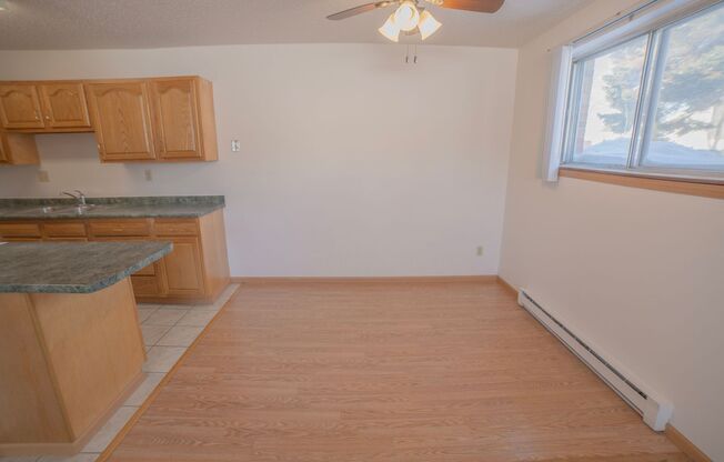 2 beds, 1 bath, 850 sqft, $750, Unit 2502-106
