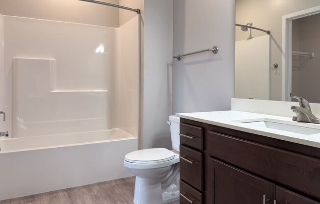 1 bed, 1 bath, 879 sqft, $1,730, Unit 4 - 212