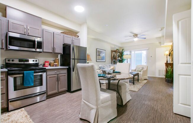 2 beds, 1.5 baths, 872 sqft, $1,765, Unit 321