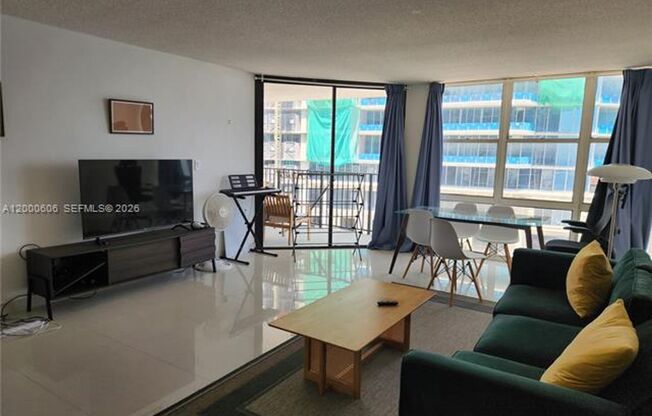 1 bed, 1.5 baths, $3,300, Unit # A 1207