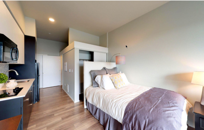 Studio, 1 bath, 374 sqft, $1,355, Unit 216