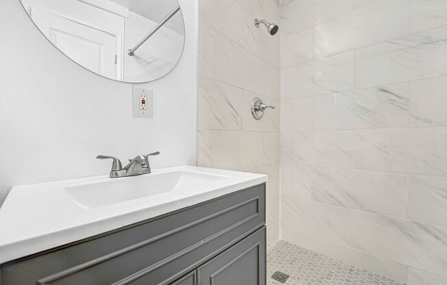 10900-10902 Santa Monica Blvd, prime Westwood!