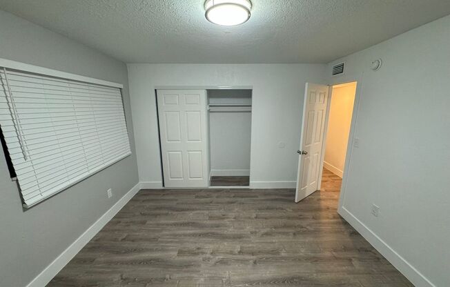2 beds, 1 bath, 850 sqft, $1,925, Unit F106