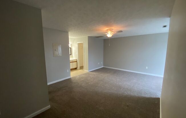 2 beds, 2 baths, 1,350 sqft, $1,525, Unit 26