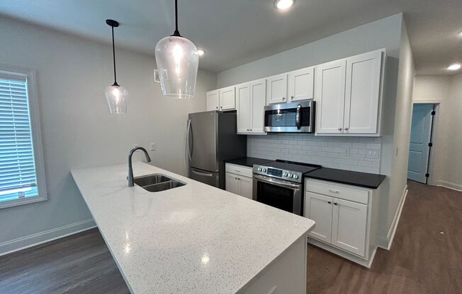 Farmville Lakes Apartments 605 Cloverdale Drive Auburn, AL 36830