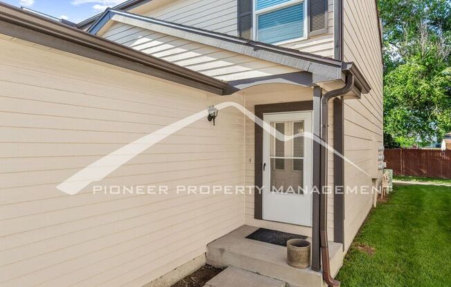 2425 LEXINGTON VLG LN