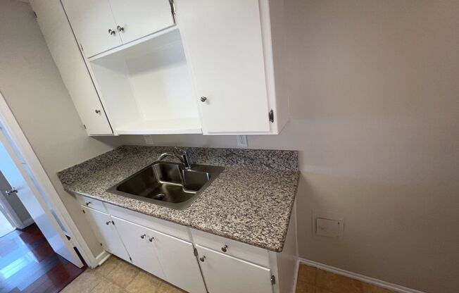 1 bed, 1 bath, 600 sqft, $1,695, Unit 4