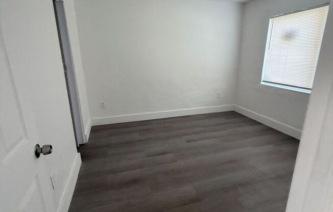Bright & Renovated 2 Bedroom Apartment in Miami
