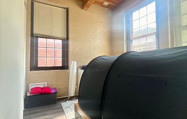 1 bed, 1 bath, 600 sqft, $1,649, Unit 323