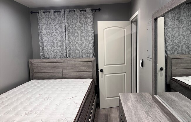 1 bed, 1 bath, 400 sqft, $2,200