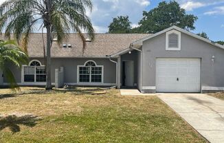 3/2 Duplex in Poinciana!