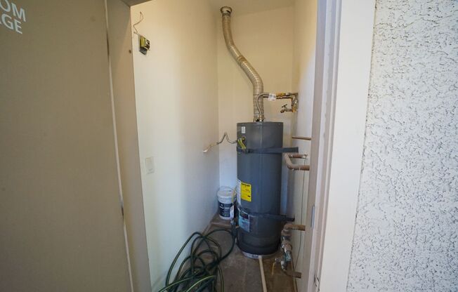 2 beds, 2 baths, $1,550, Unit Building 10
