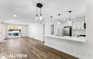 Beautifully Remodeled 2 bed/1 bath condo available now!