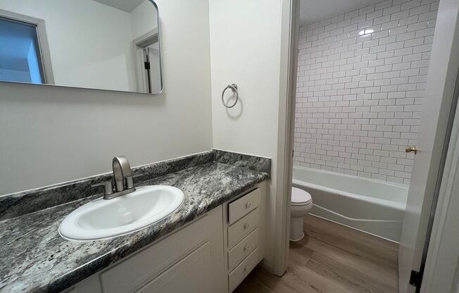 1 bed, 1 bath, $1,095, Unit 36