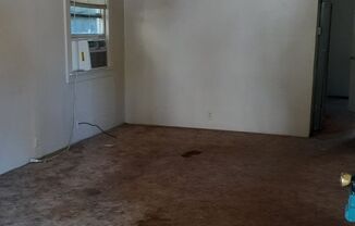 3 beds, 1 bath, $1,600