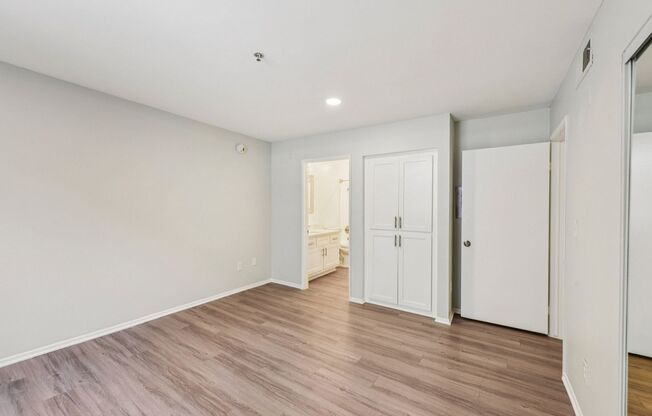 1 bed, 1 bath, 700 sqft, $1,848, Unit 402