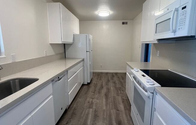 3 beds, 2 baths, 1,300 sqft, $3,395, Unit 14