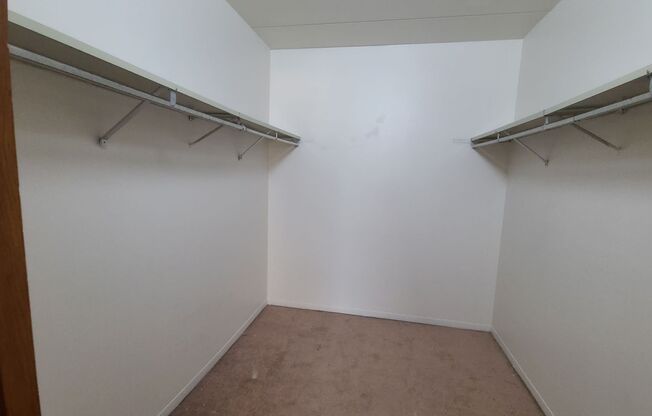 2 beds, 2 baths, 1 sqft, $1,295, Unit GOV - 608